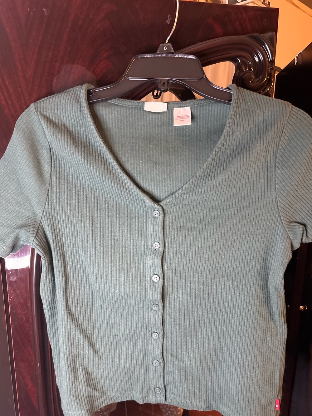 Ribbed V-Neck Button-Front Women's Top -Green